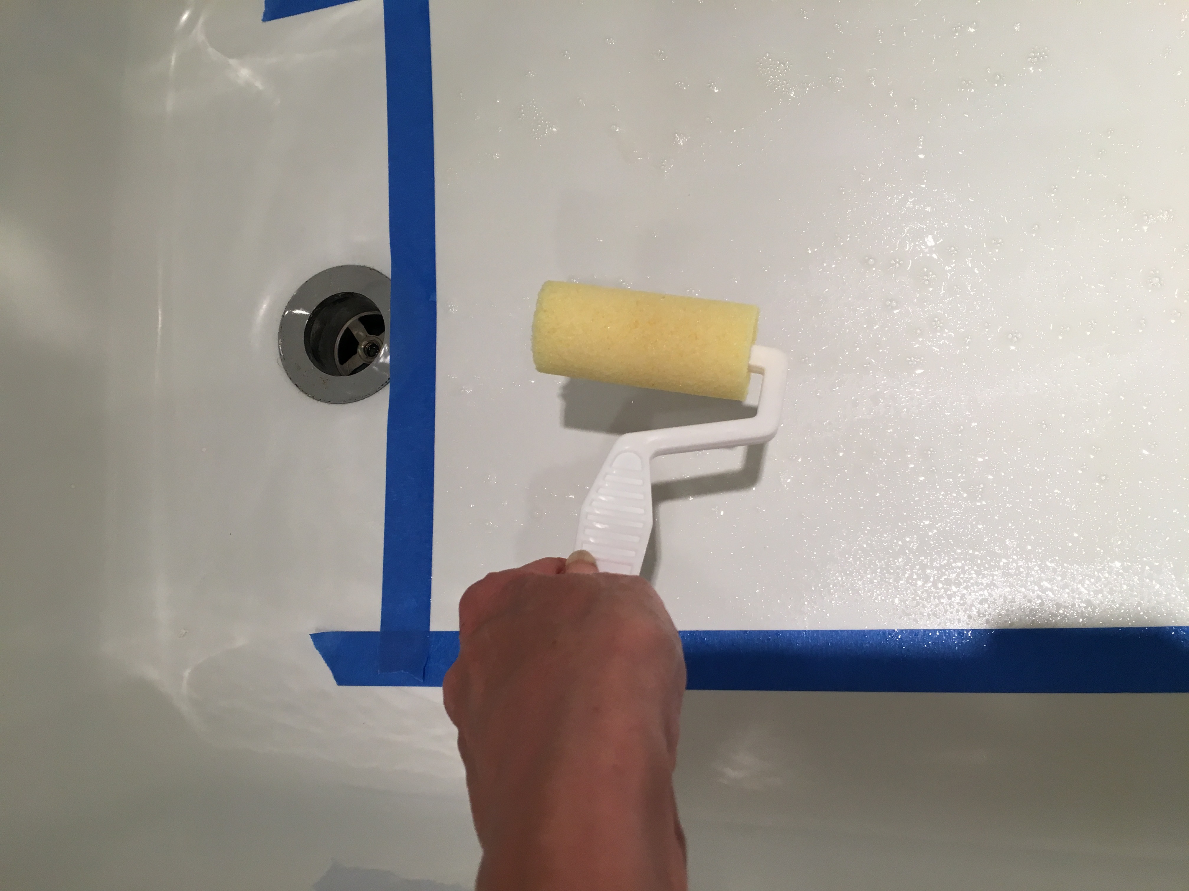 Applying the Non Skid Coating Innovative Tub Solutions®